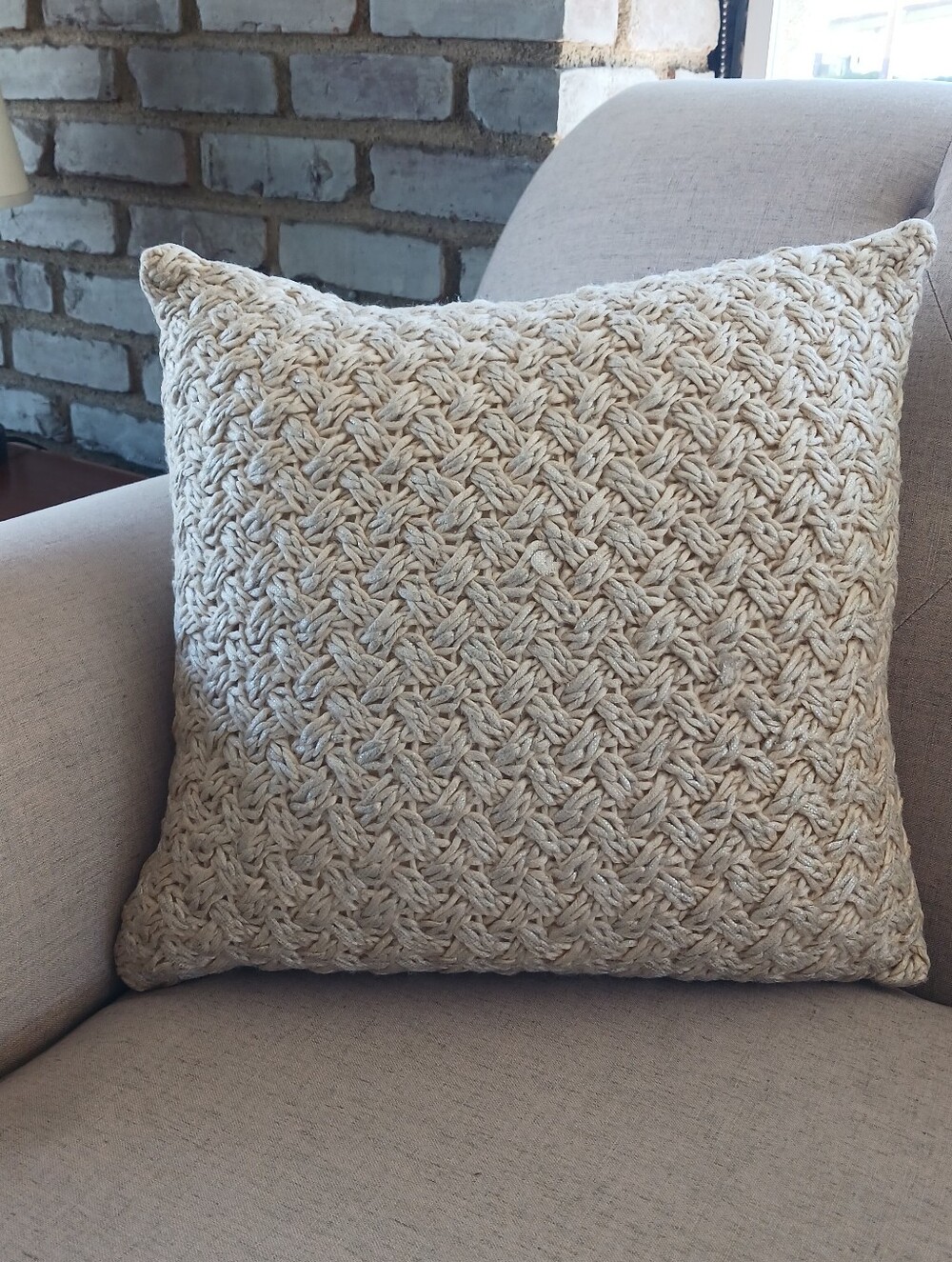 MICHAEL ARAM Iris Metallic Knit Decorative Pillow 18 X 18 Inches In Linen Down